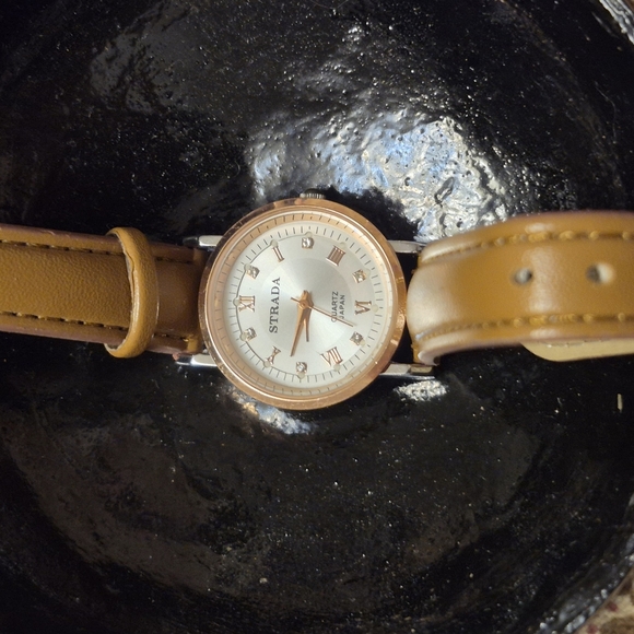 Strada Gold and Silver Watch - Picture 9 of 12